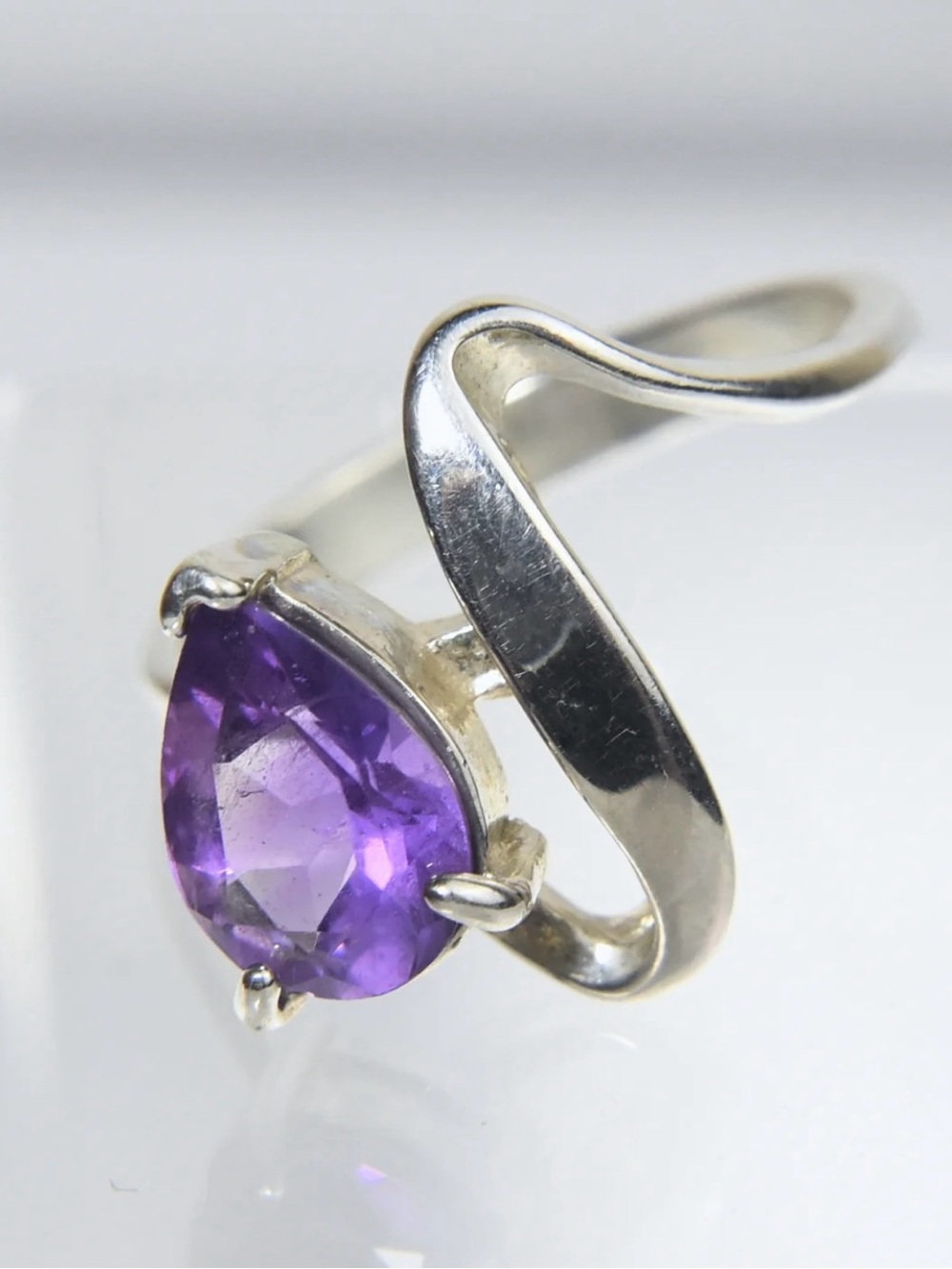 Sterling Silver Pear-Shaped Amethyst Gemstone Ring